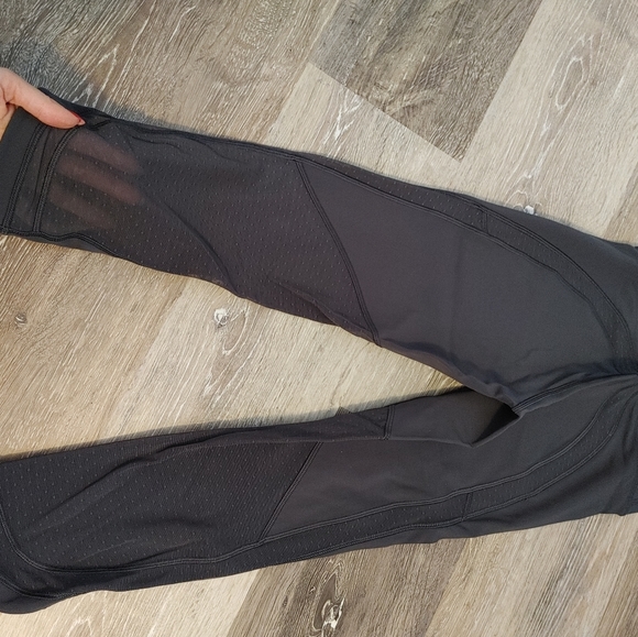 Lululemon grey crops with mesh size 4 - Picture 2 of 3